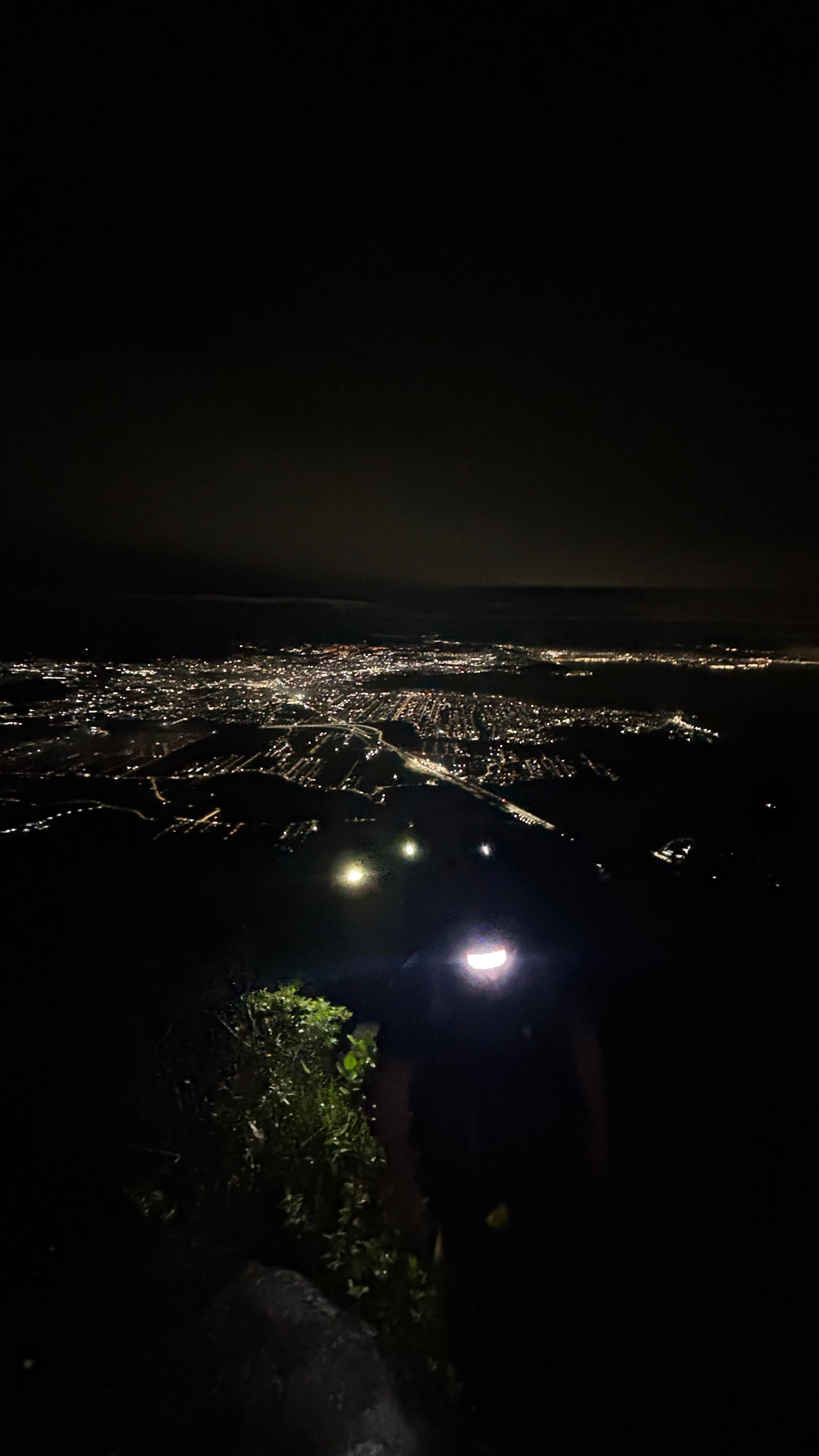 Grande Florianópolis, vista de cima do Morro do Cambirela, durante a noite